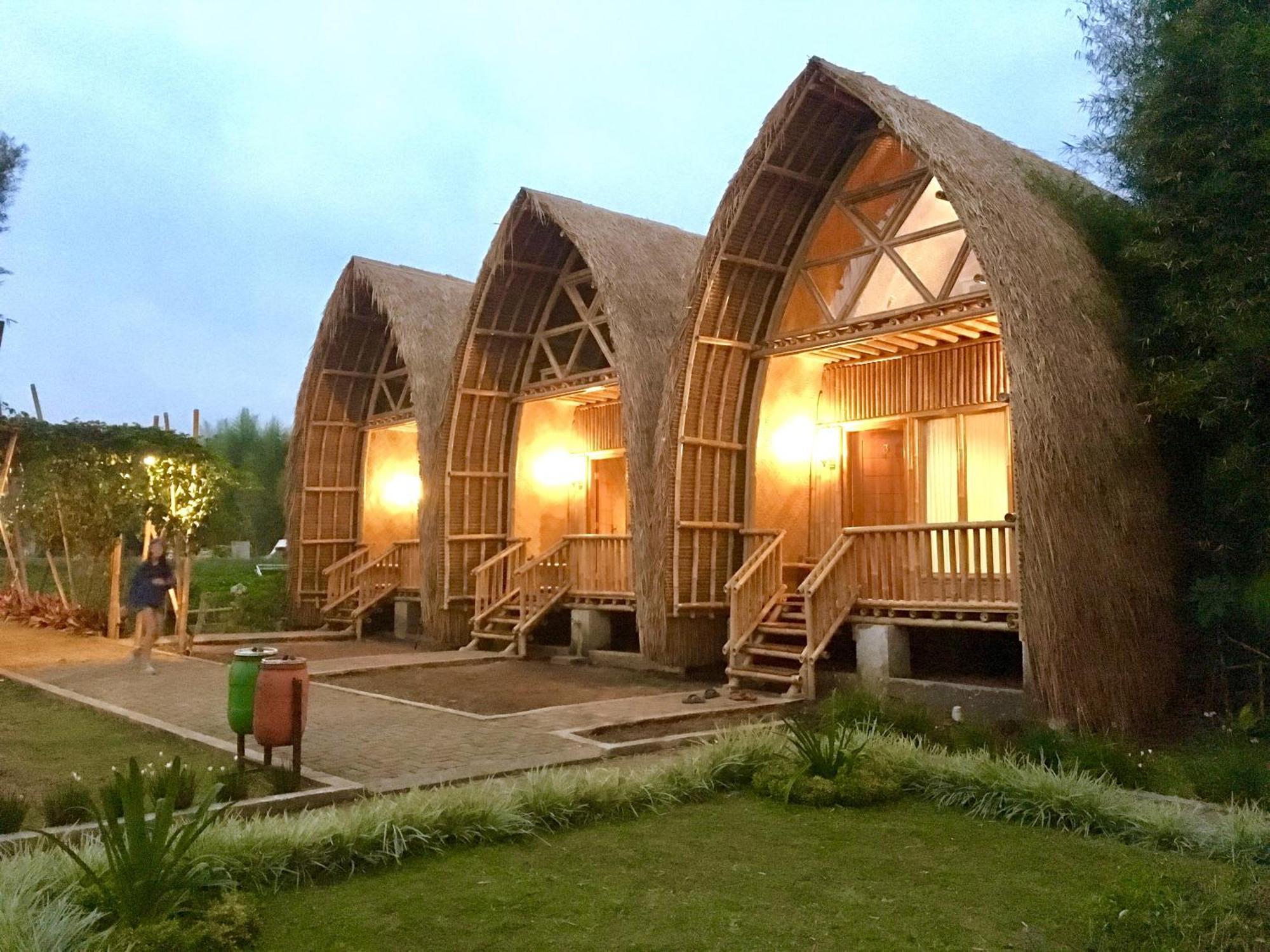 Villa Chavaminerva Bambu - Lembang Cikareumbi Exterior photo